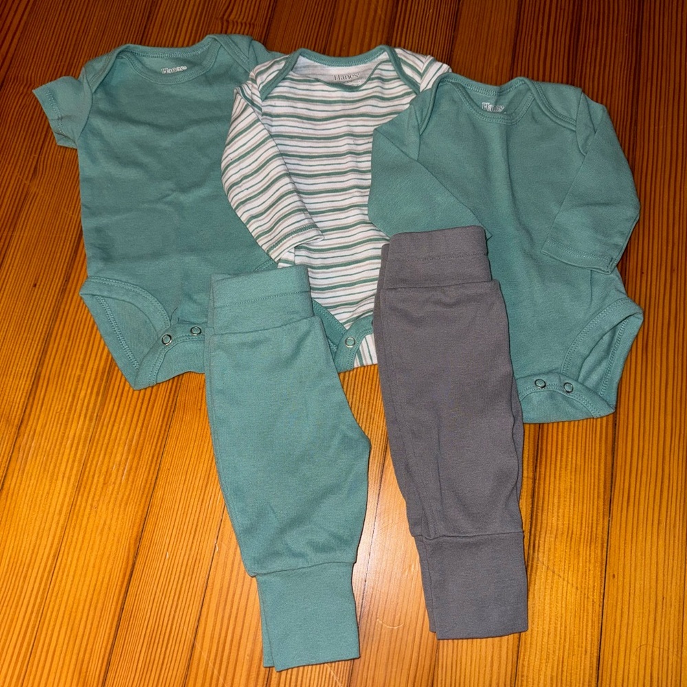 Hanes boys outfits 0-6 months